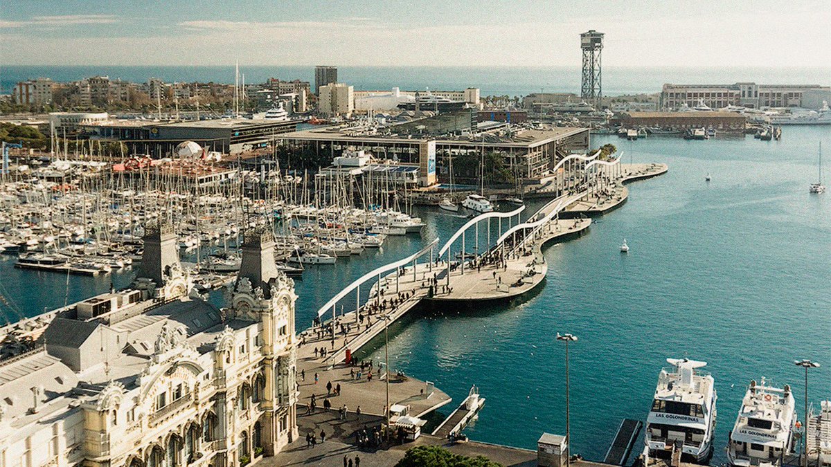 The Port Vell celebrates its 150th anniversary… with a new #Christmas Market! 🎉💫🎄 

bit.ly/2YgZUYp