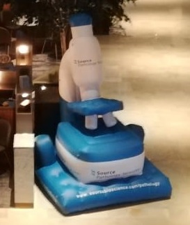 SourceBio's tweet photo. 🎉 For your chance to win up to £100 worth of Amazon vouchers at the Digital Pathology & AI Congress – take a selfie 🤳🏾 with the Source Pathology Services Giant Microscope 🔬 and upload to LinkedIn, Facebook or Twitter and use the hashtags: #SourceMicroSelfie and #DigiPathGE https://t.co/wP83AHYTGM
