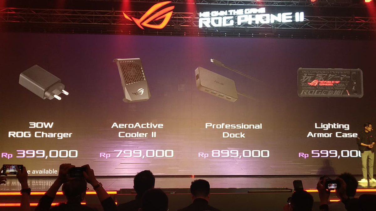 deddyhuang_'s tweet photo. Apakah harga ROG Phone II ini bikin ginjal kamu bergetar? :p kalau iya berarti kamu bukan sultan khu khu khu #HapenyaSultan https://t.co/RAEC7uhvvA