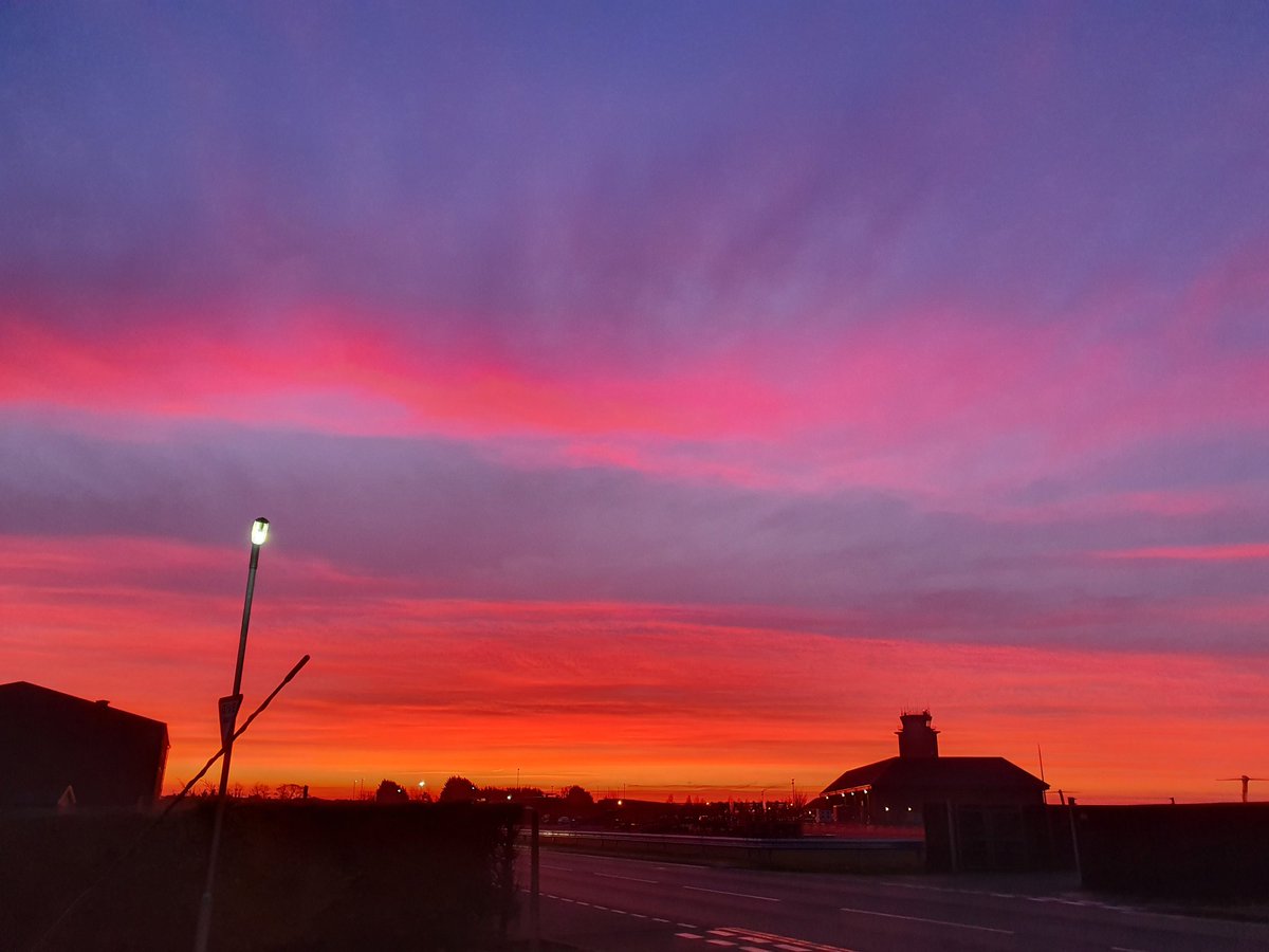AdrianMarshall5's tweet photo. What a fantastic colour this morning https://t.co/t7dNpmXf53