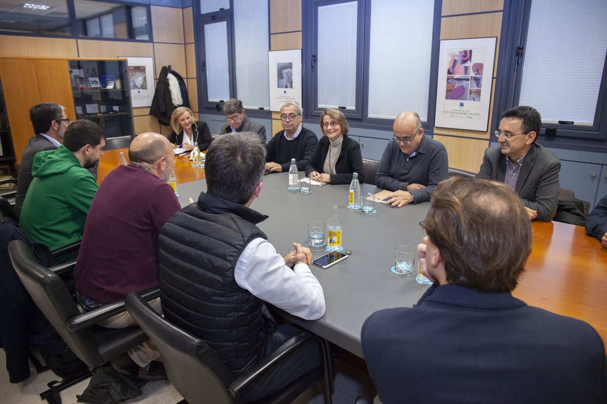 UJIuniversitat's tweet image. La Universitat Jaume I i #Xarxatec exploren línies de col·laboració en formació dual i pràctiques en l’estranger a través del programa #UJIWorld +: bit.ly/365sD5e