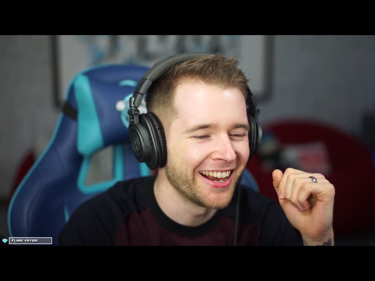 danzfandrawz's tweet photo. Dans Twitch stream was EPIC!! I can’t afford to be a subscriber but I’m really hyped I can watch these awesome streams. And hopefully I can get some bits to give to Dan, still just trying to work out how to use twitch. @dantdm #dantdm #tdmart #teamtdm https://t.co/6FjfLTUK4A