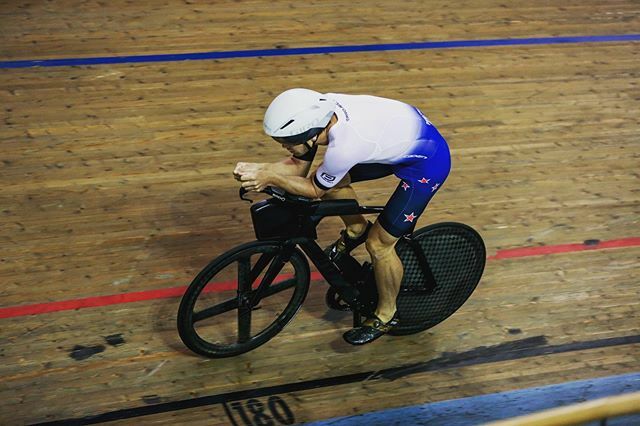 AdaptiveHP's tweet image. E V O  G A I N S

In the velodrome, evaluating aero performance. The goal of position optimisation for a time trial performer? Maximise aero performance, with sustainability across the entire race duration.
•
@adaptivehp | #SportsScienceConsulting
Po… ift.tt/2PdjbGh