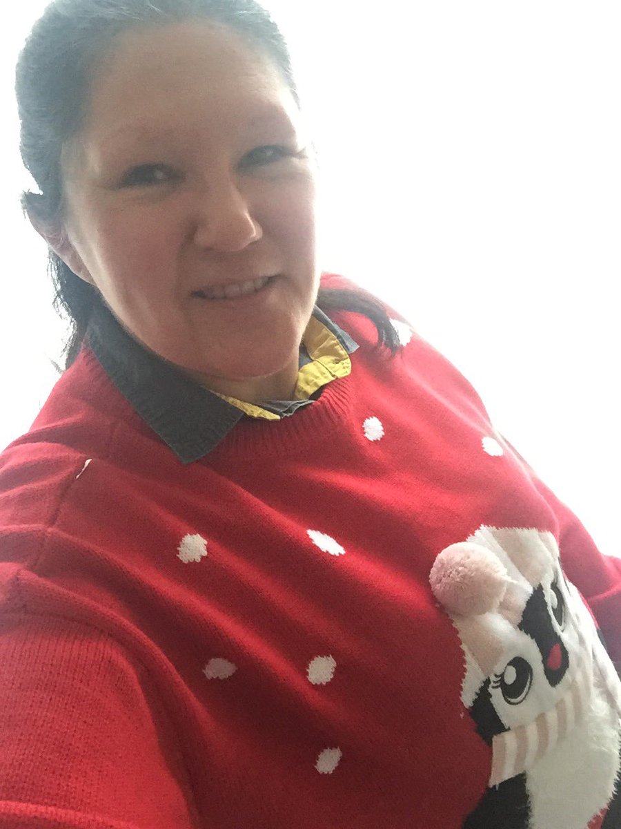 GraceCl82998516's tweet photo. #ChristmasJumper #work https://t.co/Yp38KtIhoq