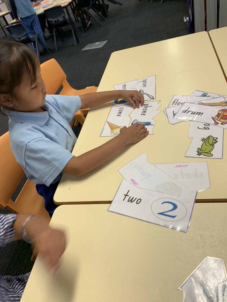 C_Talevski's tweet photo. Kindergarten literacy fun! @Jane_Wannell @Minto_P_S https://t.co/C8hrWhTzZ0