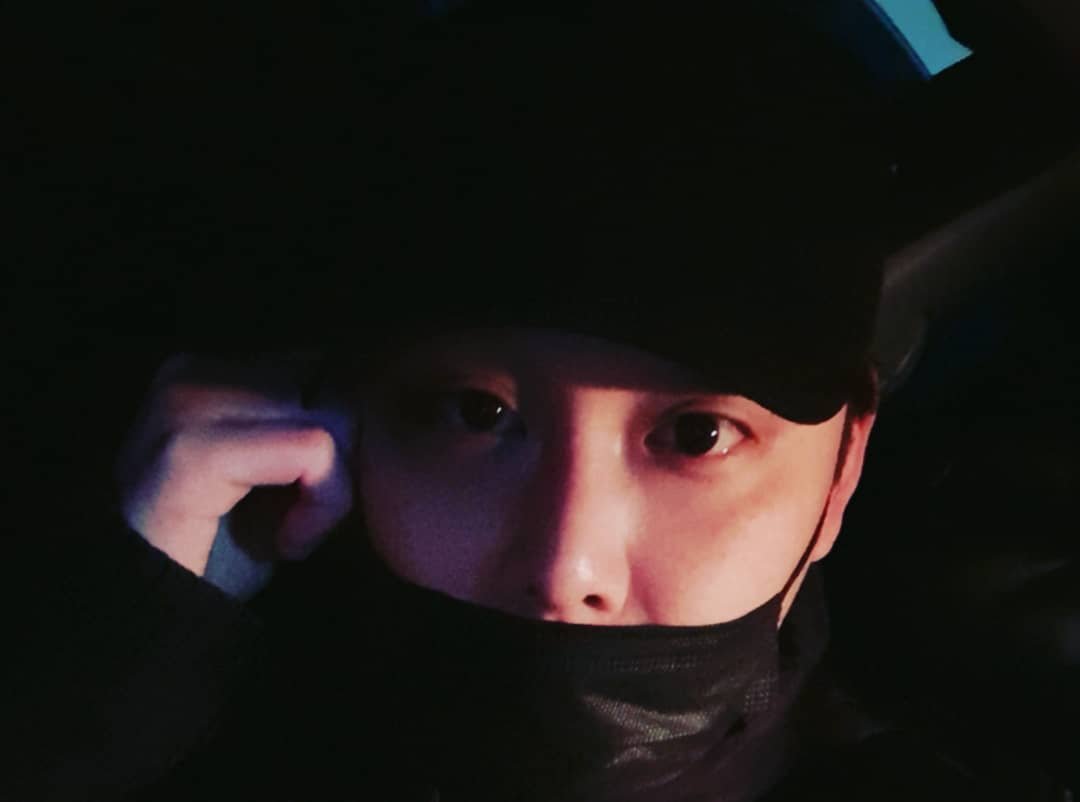 m_sunghwan's tweet photo. 韓国は今日マイナス5℃で明日はマイナス10℃です。
本当に寒くててが痛いです。
もし韓国にいるみなさんは体に気をつけてください。
僕は今月のライブの練習しました。色々準備しています。
12/14はチャンウとのコラボライブでオリジナル曲の発表です。
2人のオリジナル曲楽しみにしてください。 https://t.co/RE1SF1WeHM