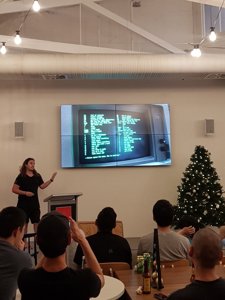 erincampbell's tweet image. &apos;In the beginning, it was all dark mode&apos;,
@lol_russo talking The Dark Web at #sydcss