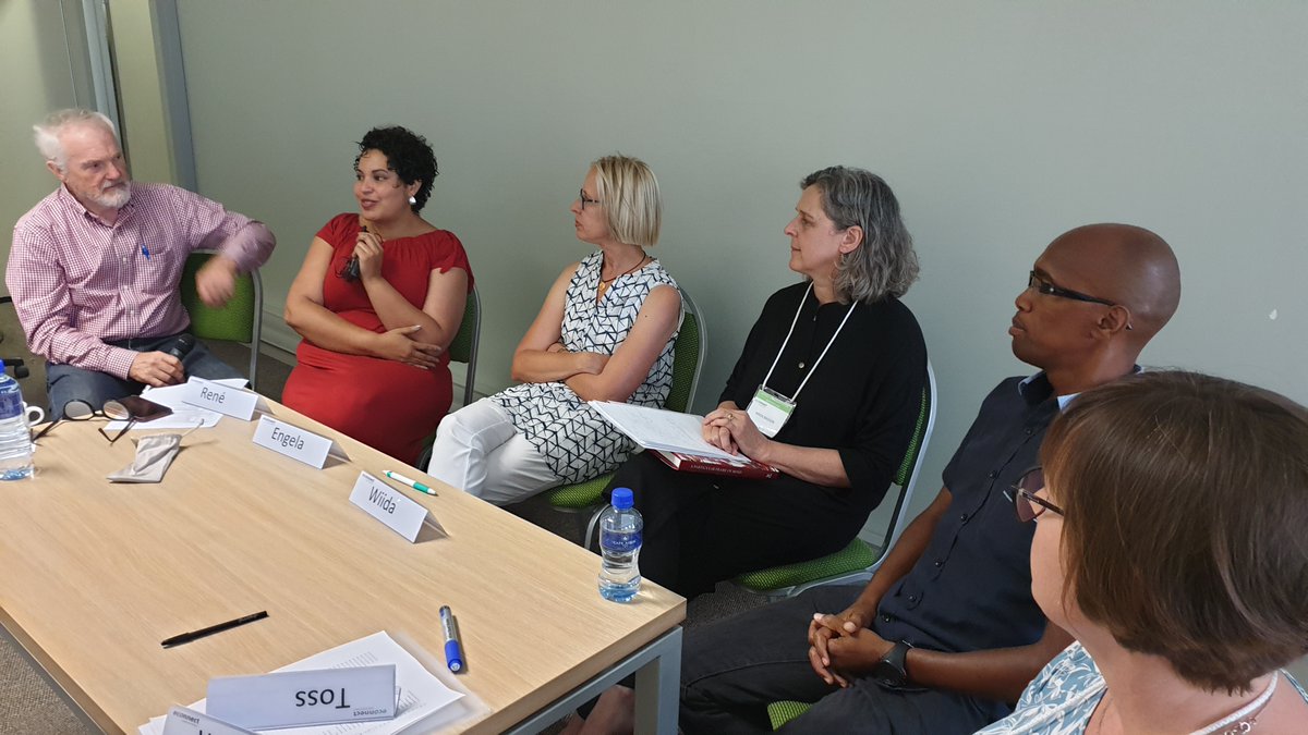 Marina Joubert (@marinajoubert) on Twitter photo @Tossgas interviews institutional communicators <a href="/StellenboschUni/">Stellenbosch University</a> - <a href="/rjvanderberg/">Rene van der Berg</a> @engelbriewe <a href="/WiidaB/">Wiida Fourie-Basson</a> <a href="/AlecBasson/">Alec Basson</a> <a href="/Lawim/">Wilma Stassen</a> ā Stellies researchers, these are great starting points for getting your #scicomm story out. @Tossgas interviews institutional communicators <a href="/StellenboschUni/">Stellenbosch University</a> - <a href="/rjvanderberg/">Rene van der Berg</a> @engelbriewe <a href="/WiidaB/">Wiida Fourie-Basson</a> <a href="/AlecBasson/">Alec Basson</a> <a href="/Lawim/">Wilma Stassen</a> ā Stellies researchers, these are great starting points for getting your #scicomm story out.