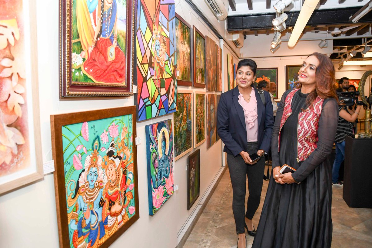 shanthipriya333's tweet photo. An Artful day at "Maharashtra Art Fair" - For the aid of flood affected people of Maharashtra ...Was elated to be part of this, saw some of the Finest & Fabulous artworks
#Art #ArtFair #MaharashtraArtFair #Paintings #EventDairies #Actress #Shanthipriya https://t.co/qD0h7ceR5w