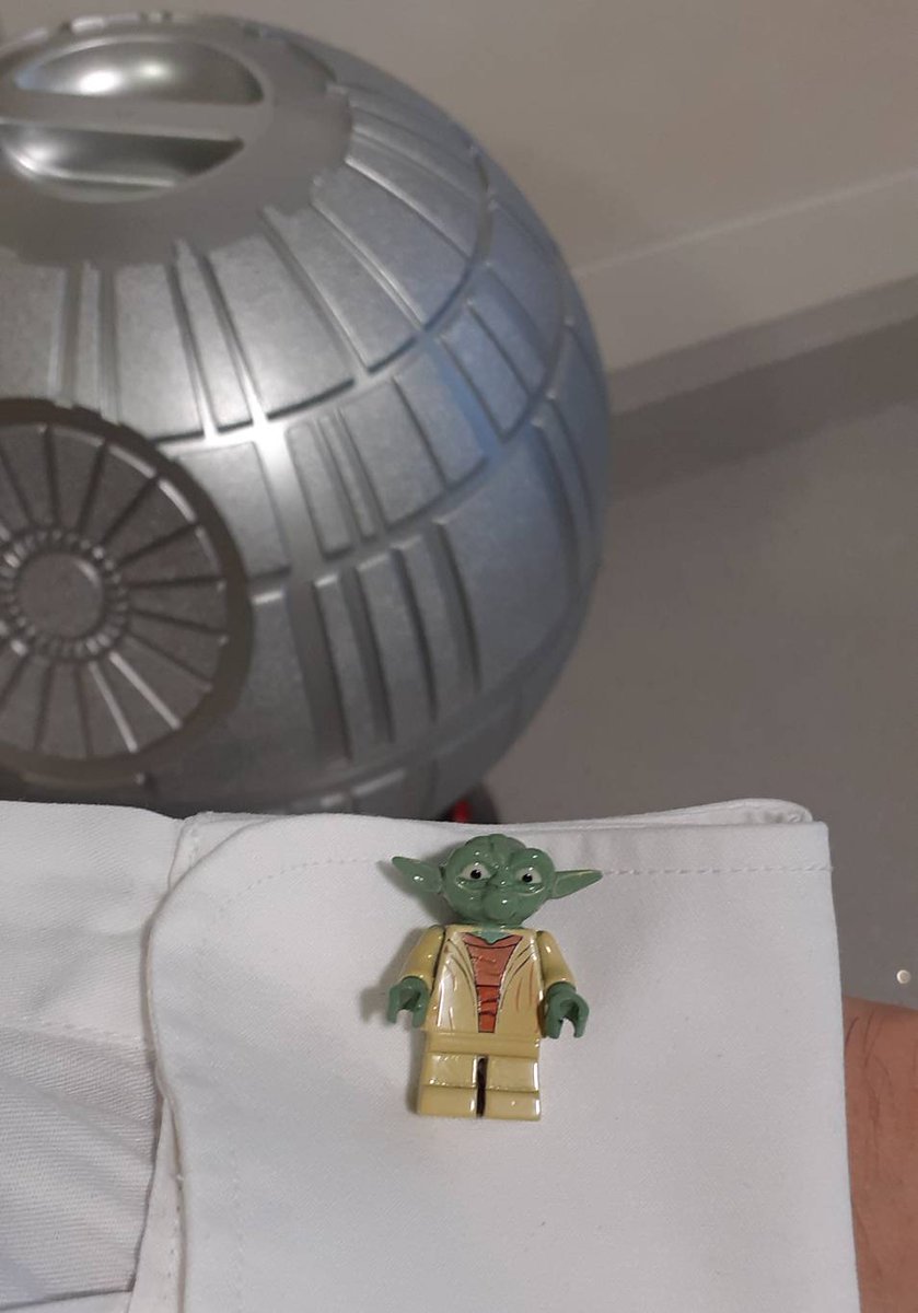 MiguelLopezGo's tweet photo. Fight Empire! #yoda #starwars #cuffinks #gemelos cc @i_Republica Tengo mas Yodas que tú!! https://t.co/NFqFRmlfij