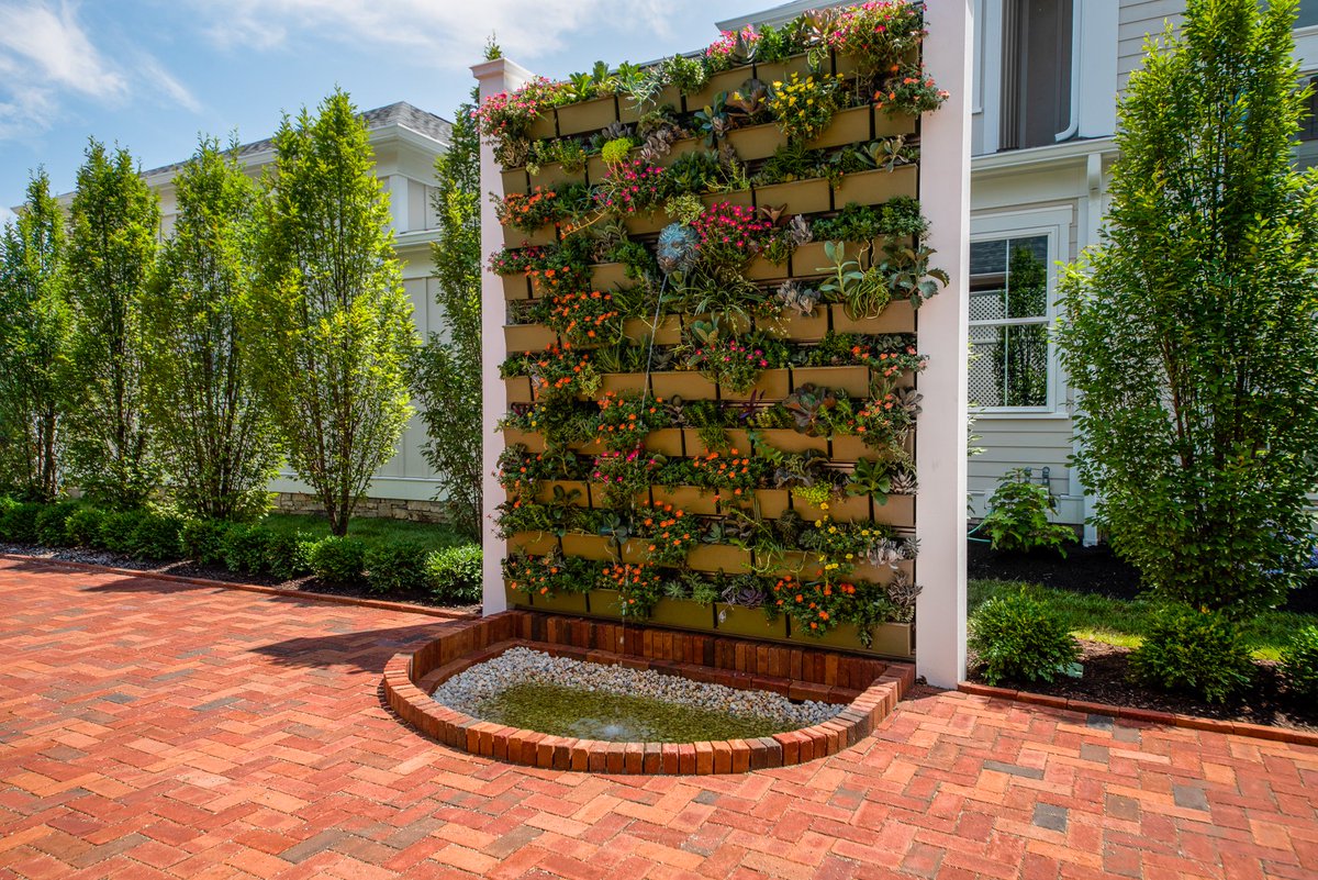 ColumbusLife's tweet image. Amazing succulent wall by @Blendongardens, and @SierraCustom Turned out amazing!