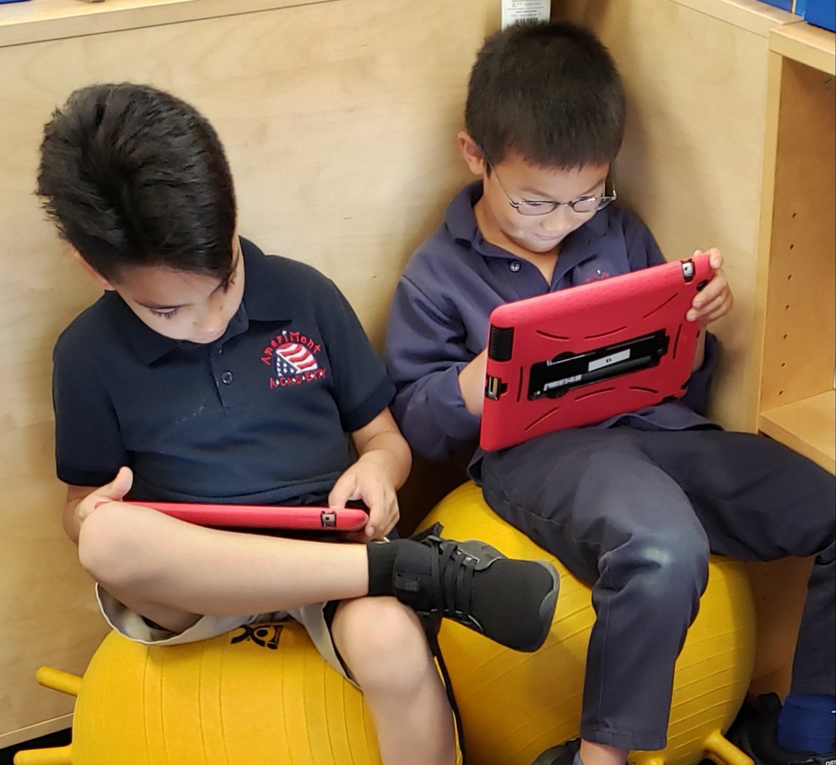 AMAElementary's tweet photo. At @AMAElementary we use digital resources to enhance our curriculum and reinforce instruction. Apps like #lexiacore5 and #kidsaz provide supplementary language arts instruction that adapts to each student's unique learning needs. @LexiaLearning @LearningAtoZ #privateelementary https://t.co/Osh7tZIcTC