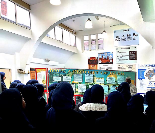 edengirlsbham's tweet photo. Our students enjoyed the Green Lane Mosque Trip #GreenlaneMosque https://t.co/A7n6Mhllaw