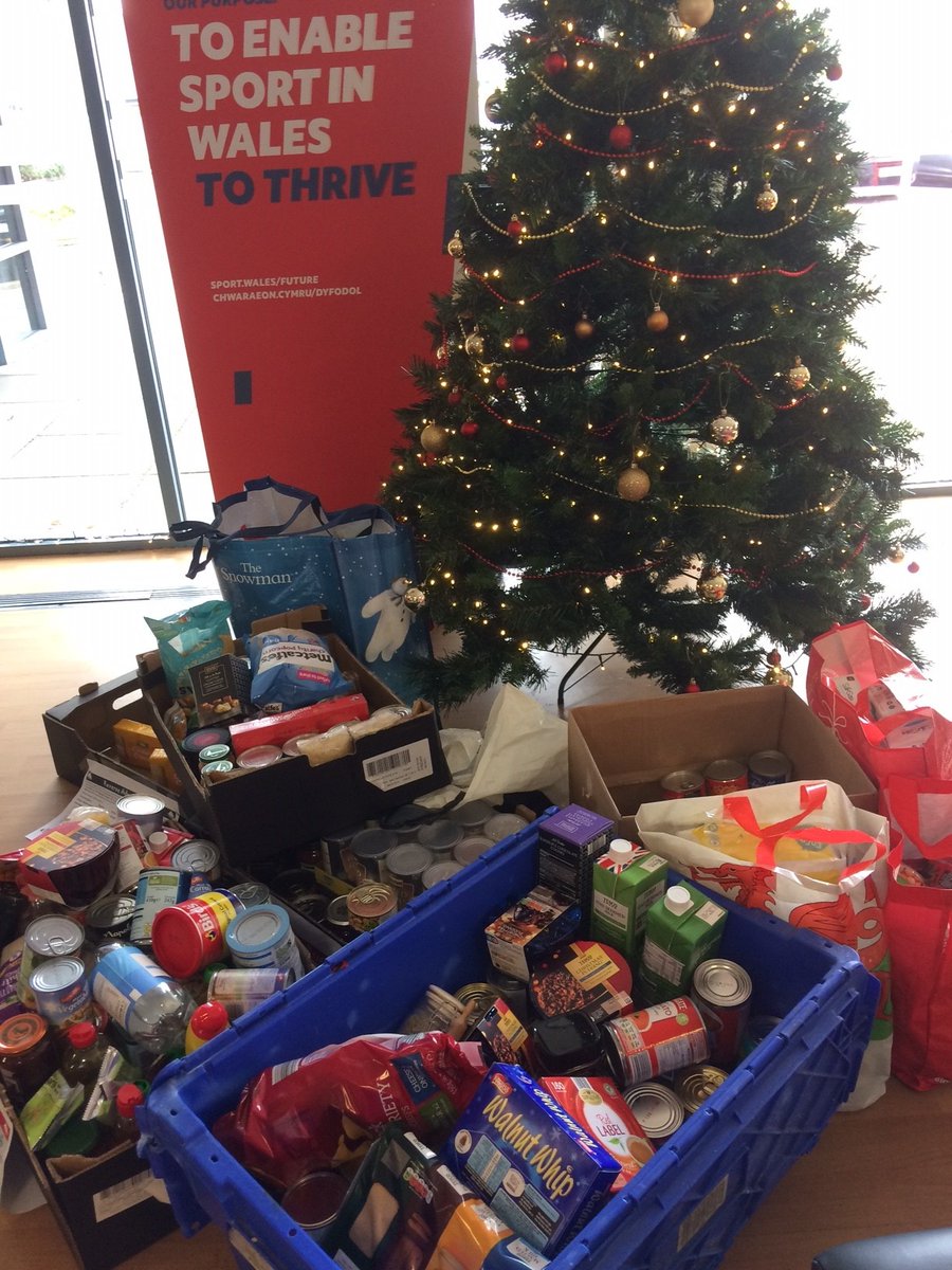 🙏 Diolch yn fawr to staff across Sport Wales, who have collected 134kg of food for the #CardiffFoodBank, which will feed 12 local people in crisis for 3 days.