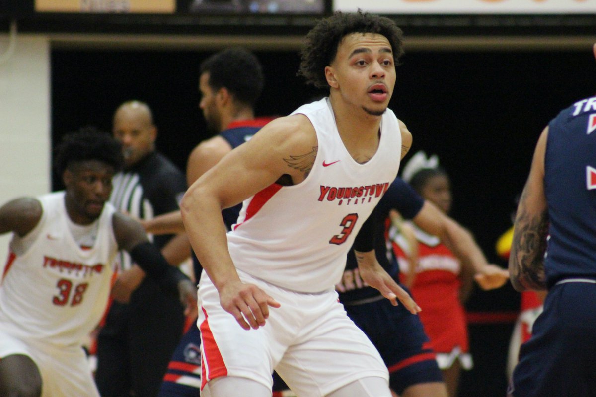 Happy Thursday! Don't miss today's episode of #IglooReview because Darius Quisenberry will be on the show talking hoops and life! It's going to be so much fun! Be sure to listen at 12pm on RookeryRadio.com. (<a href="/dquiz23/">Dquiz3</a>) #TheStudentVoice