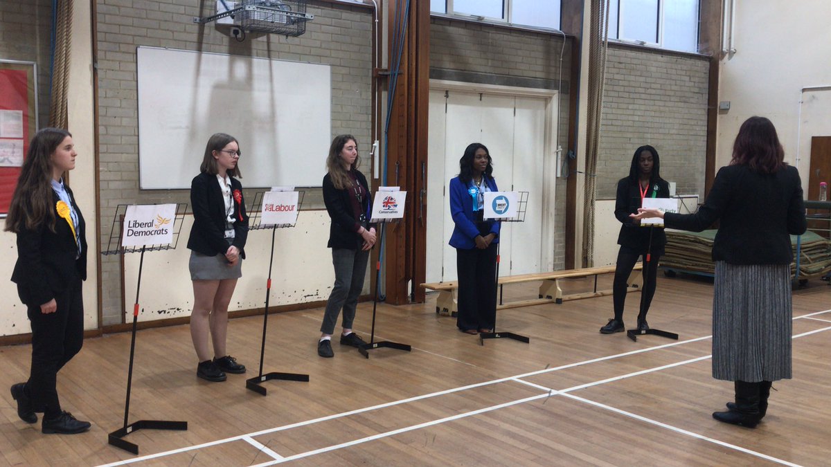 NWSPolitics's tweet photo. Our candidates preparing to begin the 2019 Mock Election debate! https://t.co/W4UYWIQggD