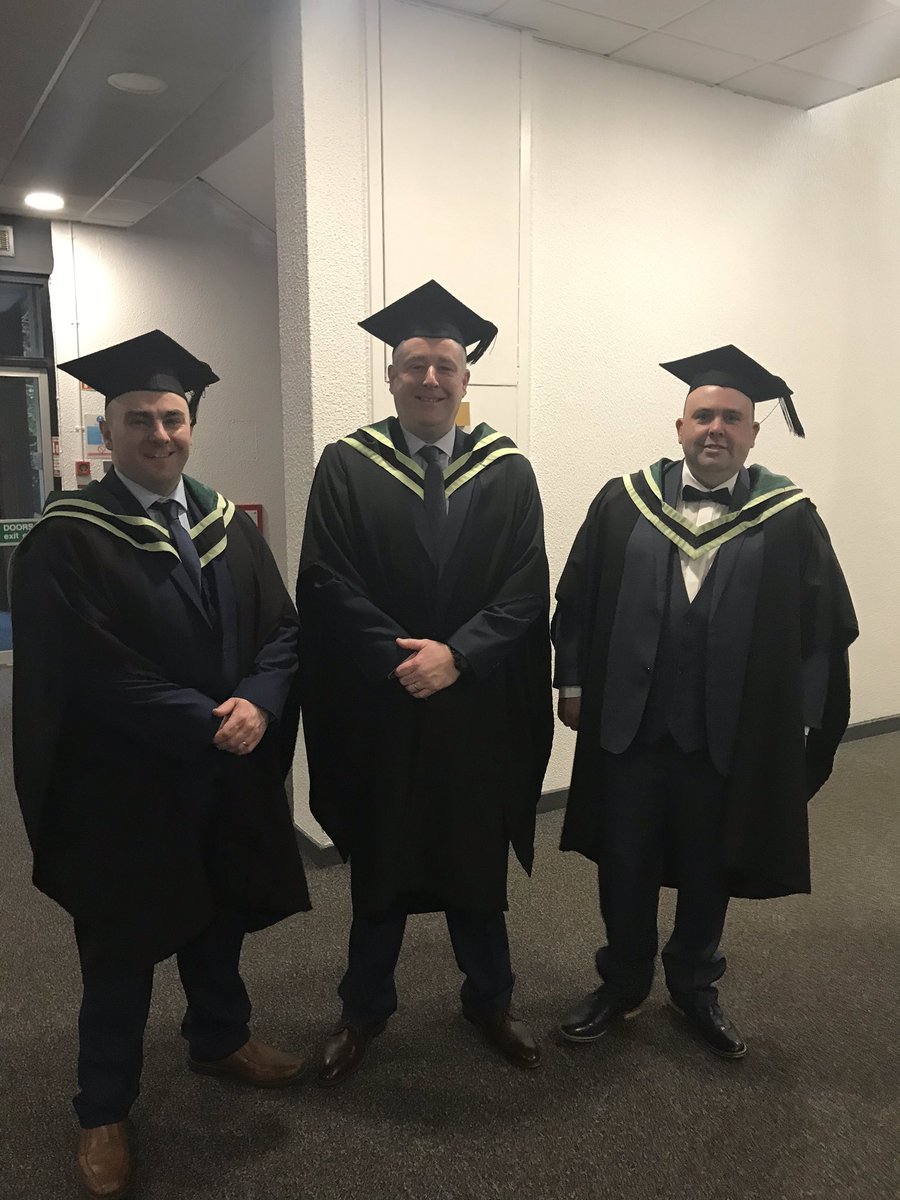 First of our FdSc Paramedics ready for the graduation - looking very smart! 🚑 👨‍🎓 👩‍🎓🤓 <a href="/NIAS999/">NIAS</a> #NIASgraduation2019