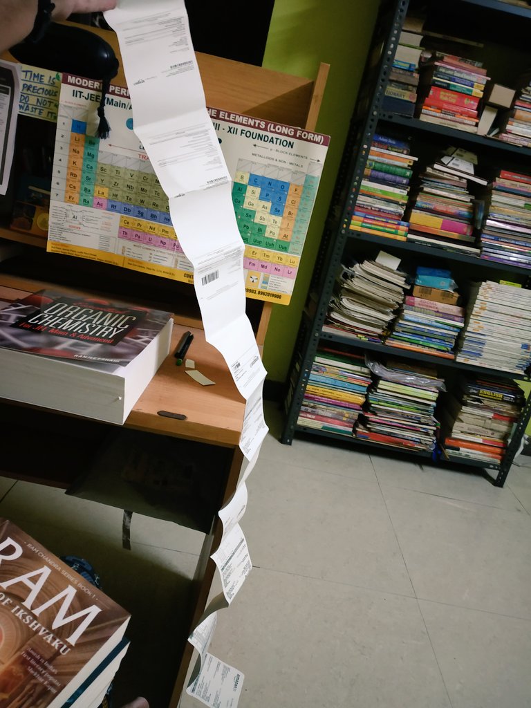 Rittwik__Das's tweet photo. A very *teeny tiny* invoice embracing the message of *Save Trees* being provided by our beloved @amazonIN for the *massive order* of only 4 books.

Just have a look at it and tell me why isn't it much more longer. @AmazonHelp @JeffBezos @amazon 

Have a good day 😆
Do reply pls😂 https://t.co/y5D5giFR0L