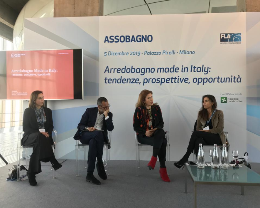 #Assobagno: @SofiaVeda Per chi lavora in #hotel è fondamentale tenere conto che gli #ospiti arrivano con il loro vissuto culturale anche molto diverso. 
Il bagno gioca un ruolo strategico come luogo di #confort e privacy per vivere la #stanza in tutti i suoi #spazi @Federlegno