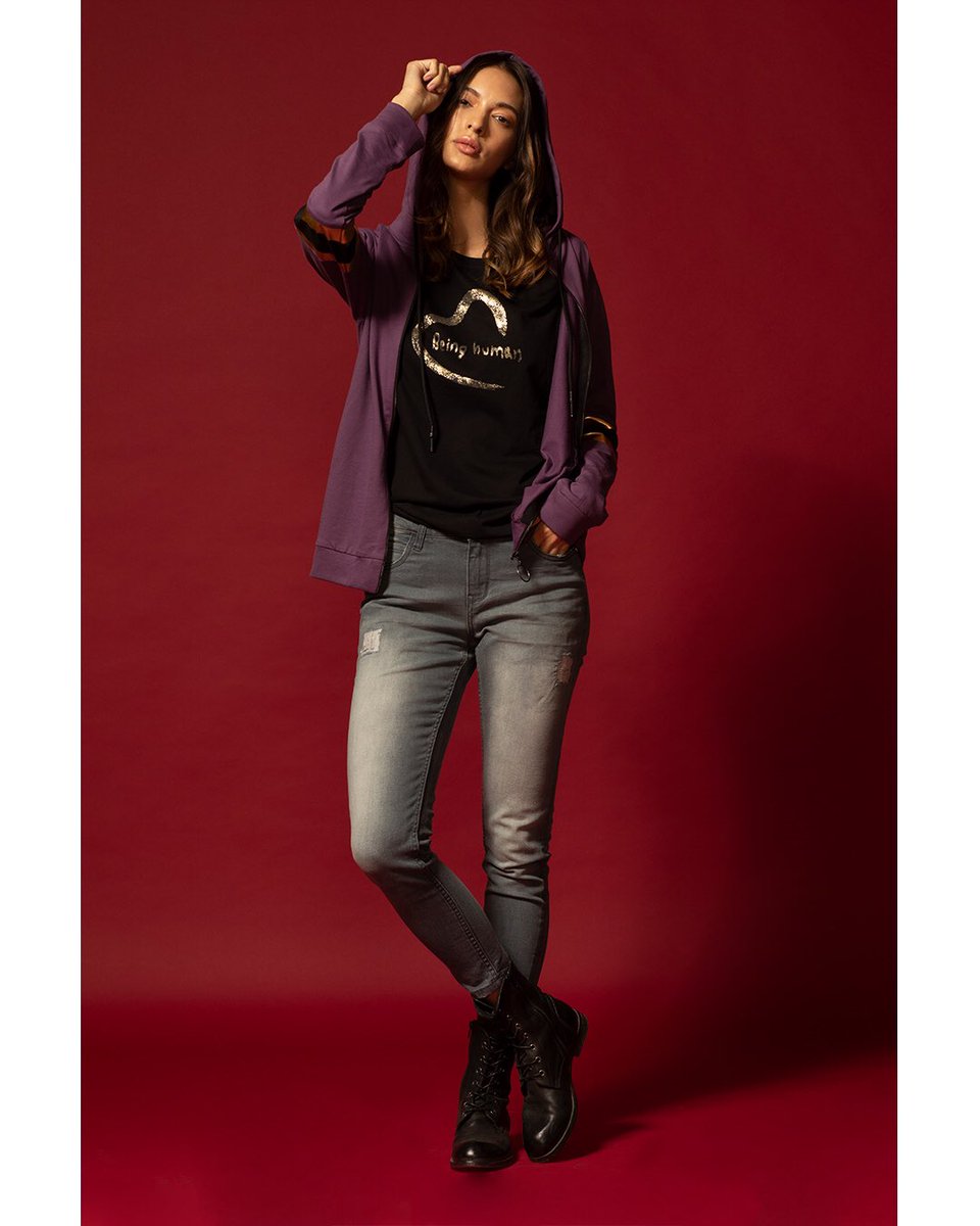 bebeinghuman's tweet photo. Layer this basic tee and skinny fit #denim with a hooded jacket for a perfect windy day look. Up for grabs at your nearest #bhstore
#bhwomen #beinghumanclothing https://t.co/x81U5Dkdyh