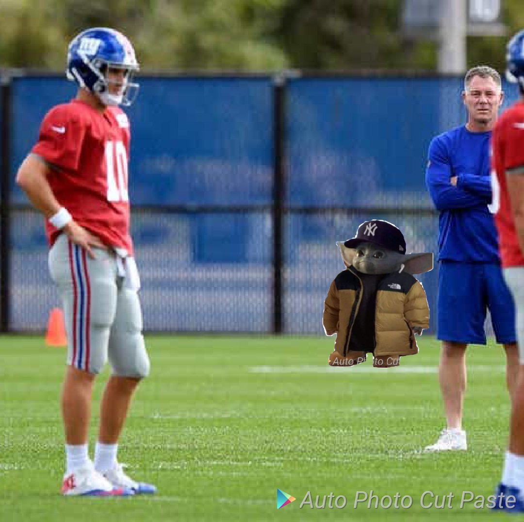 MRJ_1972's tweet image. Everyone is turning out for Eli's 1st practice since being named #Giants starter for Monday nights game against the Eagles. #ForceIsStrongWithThisOne #MNF #NFL #undisputed