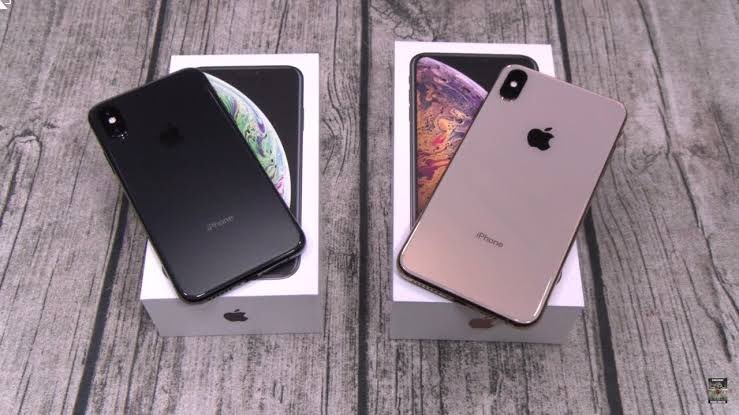 iPhone XS MAX 256go, noir et gold 
🏷 Prix : 1100$
✅ Neuf en carton
✅ Garantie Apple 12 mois
🎁 Stock Limité

#apple #iphone #gift #losako #venteflash #bonneaffaire #kinshasa #rdc #ecommerce