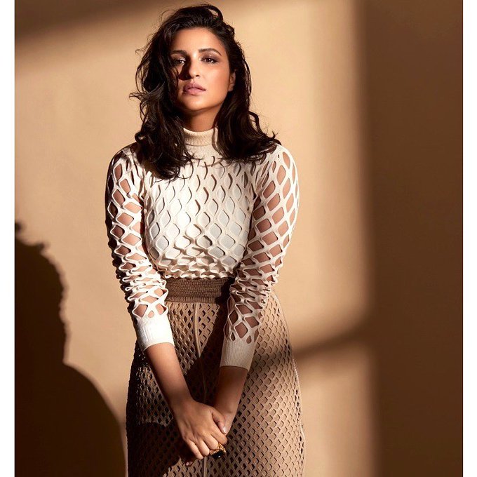 Parineeti Chopra IMAGES, GIF, ANIMATED GIF, WALLPAPER, STICKER FOR WHATSAPP & FACEBOOK