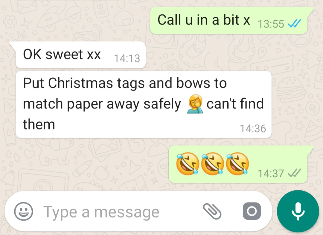 Claire_MCR's tweet image. I know its not just my Mum who does this!! #christmasfail #hidenseek #santahelp 🎄☃️🎅🤦🏼‍♀️