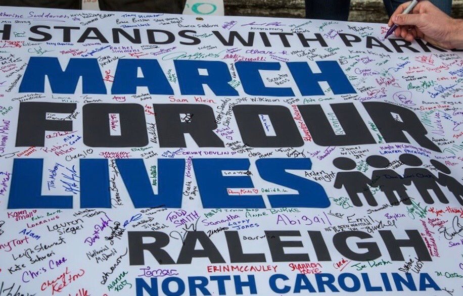 MFOLNC's tweet photo. 🚨ATTENTION🚨The #MFOLNC statewide policy team is looking for NC state students to lobby (or college students who can commit to traveling to the ncga). DM us if you would like to help and we'll give you the contact information! https://t.co/UaO64BWeMV
