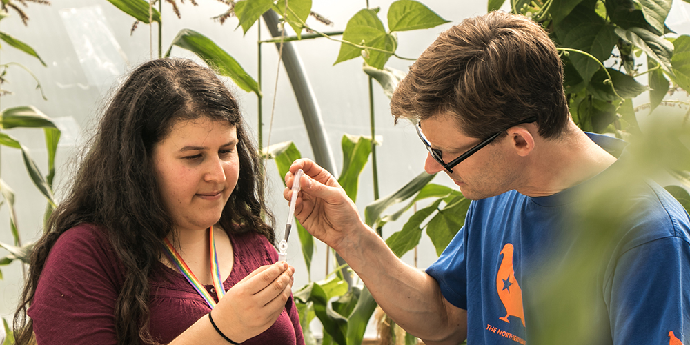 UoDLifeSciences's tweet photo. @bulgarelli_d @JamesHuttonInst @DundeeBotanics We want your soil was a #CitizenScience project involving @bacteriacities & members of her lab. They wanted to study what types of microbes were living in the soil from people's gardens. #InformInspireInvolve
#WorldSoilDay https://t.co/b0Ms6QntGr
