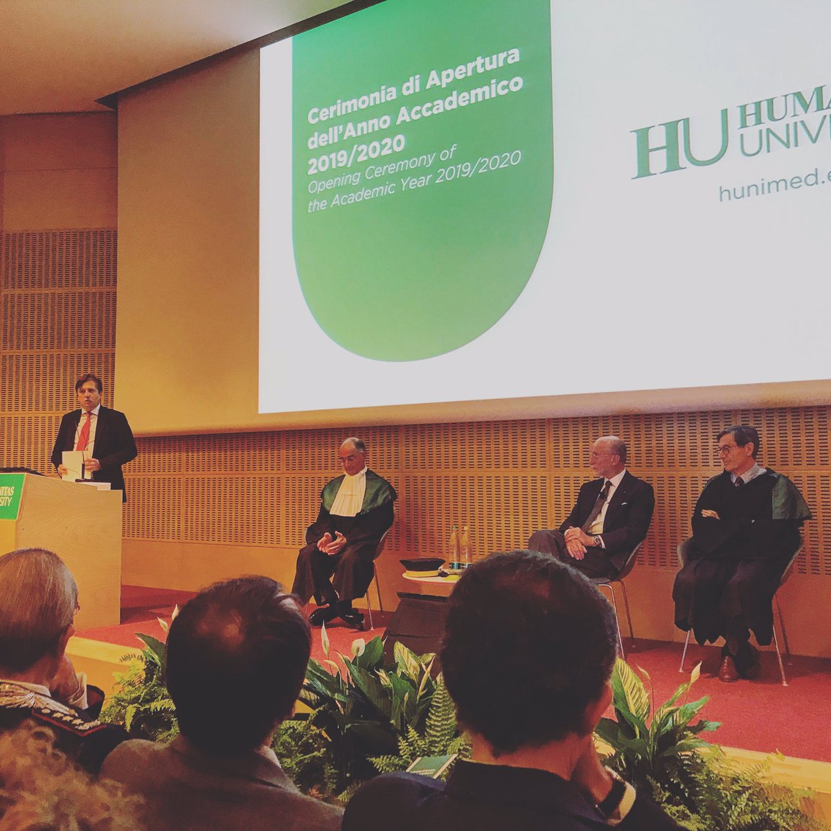 Oggi ho partecipato all’inaugurazione dell’anno accademico di #Humanitas university. La #sanità non ha colori politici. La sanità deve essere buon senso. E l’università è un vivaio di talenti e rappresenta il luogo del buon senso #Milano