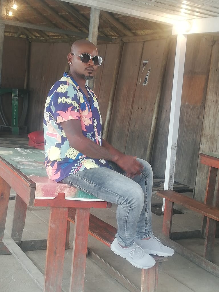 TheRealDJEx's tweet photo. I'm wearing @MrPriceSport clothes from top to bottom for my New Music Video Shoot.
Artist: DJ Ex
Title: Izintombi Zethu
Shot by: @slowmanfilms

In all my 10 music videos, I wear MR Price clothes. And I always look good on them, ziyangifanela.❤️

Thank you Mr Price👌 https://t.co/s64bNSpqmT