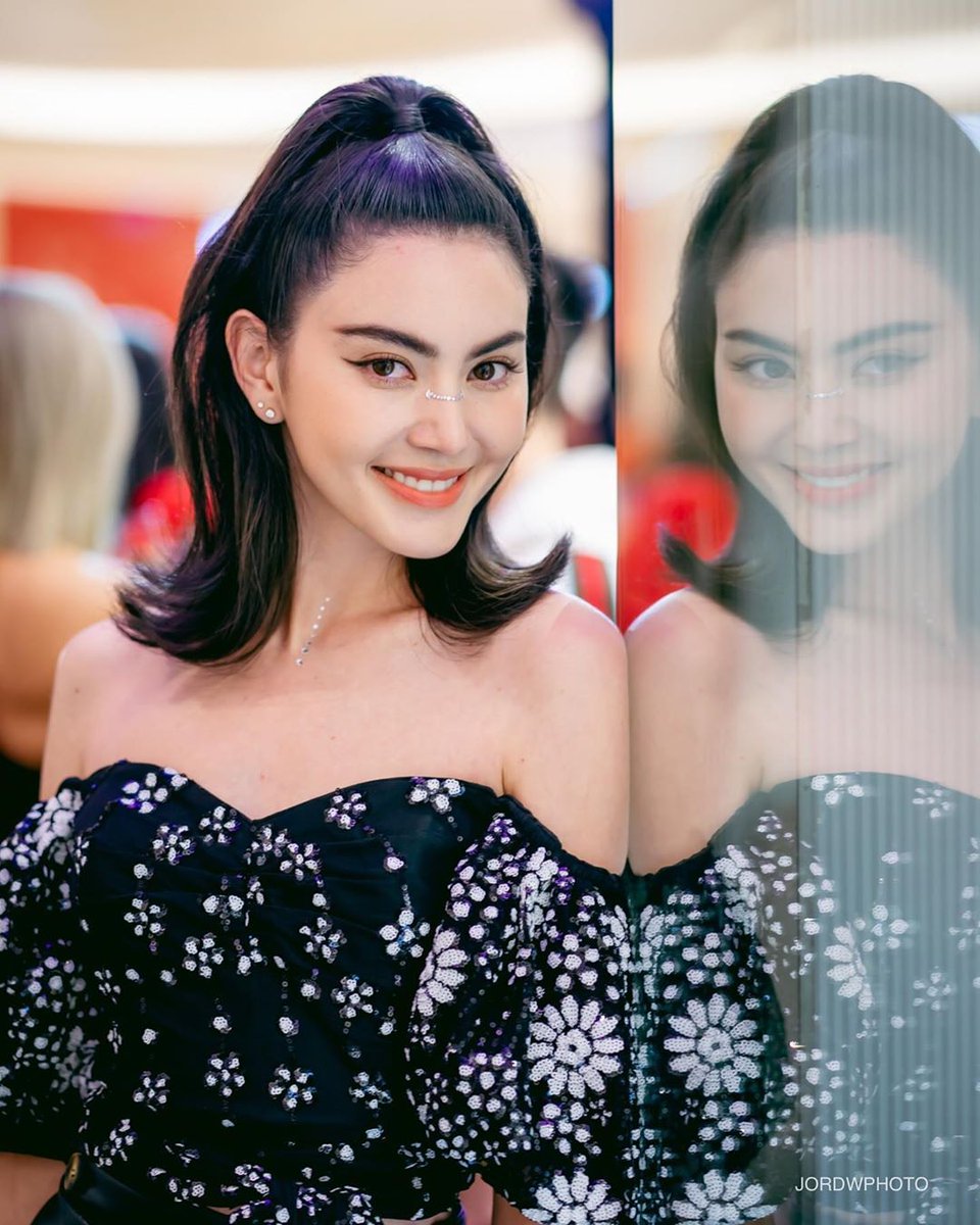 luckna_na's tweet photo. ใหม่ ดาวิกา ❤ งานเปิดร้าน Self-portrait Bangkok Store แห่งแรกในเอเชีย และแห่งที่ 3 ของโลก ณ ชั้น 2 Central Embassy
Cr. @jordwphoto
#selfportraitbangkok #TheHypeProject_PR
#davikah #ใหม่ดาวิกา #ดาวิกา https://t.co/IbJg59rQGF