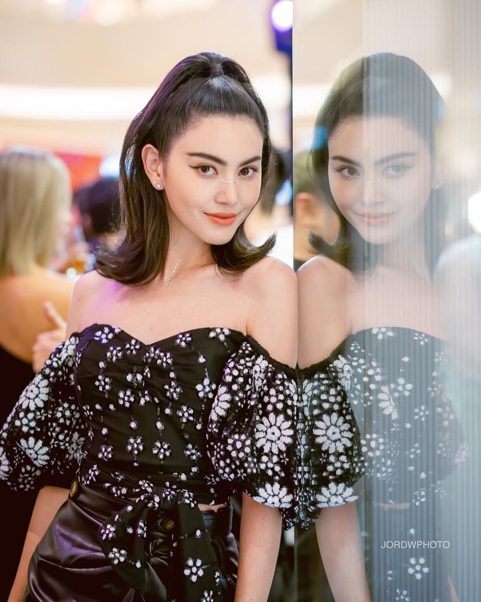 luckna_na's tweet photo. ใหม่ ดาวิกา ❤ งานเปิดร้าน Self-portrait Bangkok Store แห่งแรกในเอเชีย และแห่งที่ 3 ของโลก ณ ชั้น 2 Central Embassy
Cr. @jordwphoto
#selfportraitbangkok #TheHypeProject_PR
#davikah #ใหม่ดาวิกา #ดาวิกา https://t.co/IbJg59rQGF