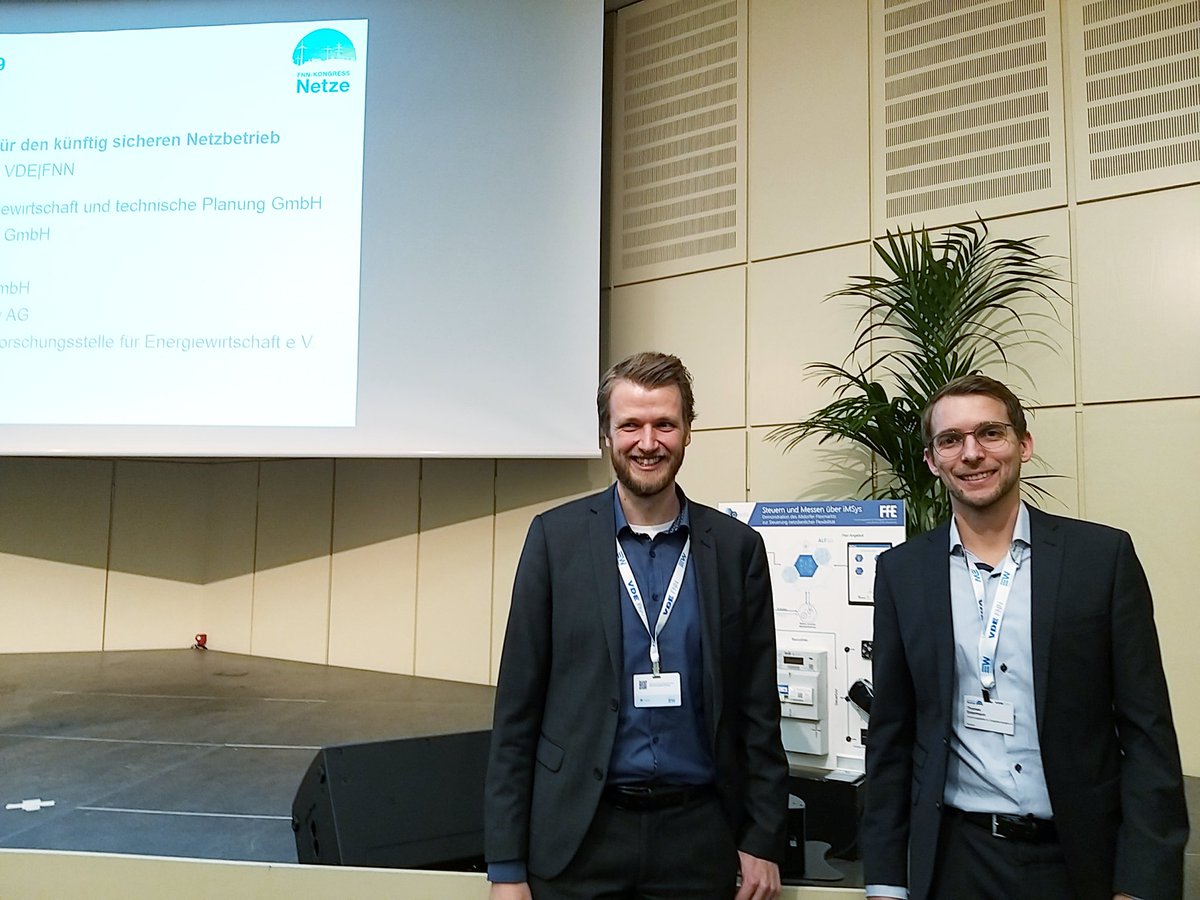 Csells_SINTEG's tweet photo. Die ALF-Story über den Altdorfer #Flexmarkt gibt es live im Vortrag vom @FfE_Muenchen-Forscherteam beim #fnnk19 - oder im psl. Austausch am #Csells-Messestand in Nürnberg, wahlweise im Nachgang auch telefonisch, per Skype-Call, FaceTime-Präsentation,... 👉🏼 #SINTEG vernetzt https://t.co/dp0OgBVeru