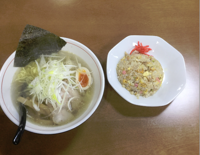 忙しかったので外食でした。
量は多めでしたけど、完食～～😄
⇩はESPOです🍀
bit.ly/2oYlvHM 
#いいねした人全員フォローする 
#RTしてくれた人全員フォローする
#気にいったらRT
#アニメ好きと繋がりたい 
#副業　#おいしい　#夕食