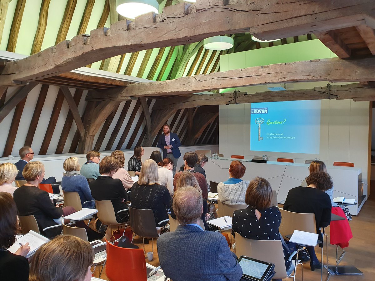 HR_Square's tweet photo. Volle zaal voor het #hrsquare seminarie 'Talent Management Kritisch Herbekeken', met om te beginnen academische inzichten van @NickyDries en Anand Van Zelderen. https://t.co/brA6FpgaGl