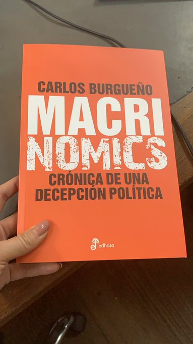 Gracias @cburgueno por el libro!! Ansiosa por leerlo!! Y mucho éxito ??#macrinomics https://t.co/vGX