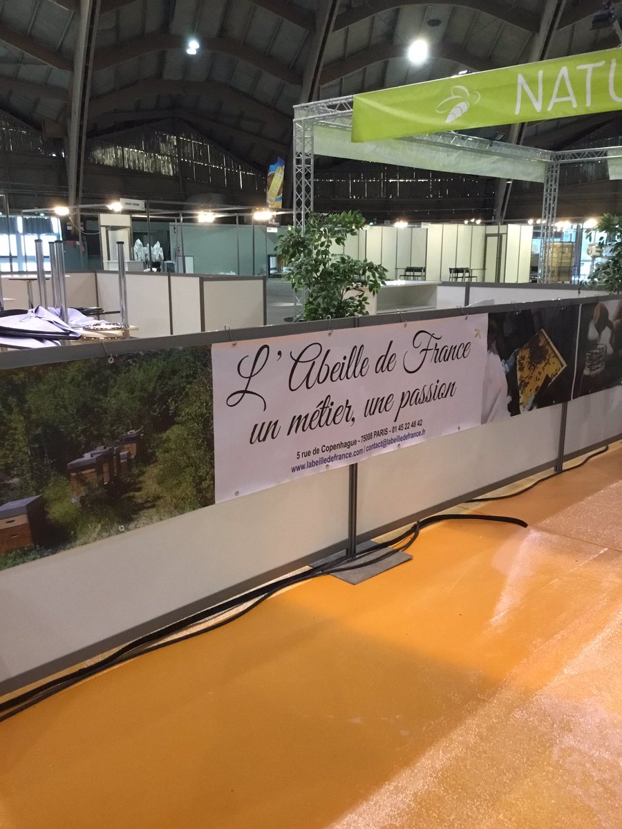 AbeilleDeFrance's tweet image. Mettre tout en œuvre pour vous satisfaire, que ce soit côté revue ou #SIMAPI, toute l’équipe est sur le pont! 💪🐝 #AujourdHuiPourLApicultureDeDemain