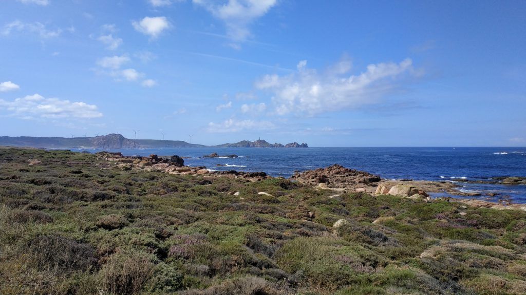 A COSTA DA MORTE Y SU HISTORIA 📜🌊 Todos/as sabemos que #ACostadaMorte es famosa por sus espectaculares paisajes 🏞 y porque está llena de leyendas 📖 Como la de #ElCementeriodelosIngleses y #LaTragediadeSerpent ⚓️🚢  Descubrela aquí 👉buff.ly/2ON7jui