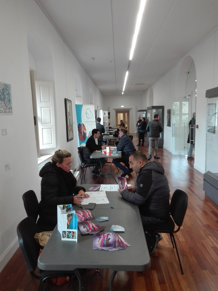 FMinardi78's tweet photo. #5dicembre Recruting day del centro per l'impiego di #ViboValentia e della Camera di Commercio organizzato con @ANPALServizi #EED19 @ANPALgov @MinLavoro https://t.co/x6Vyqqhr5X