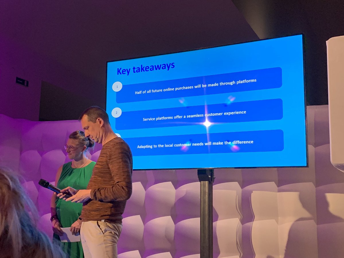 m00rke's tweet photo. Key takeaways from #bol at the #marketingcongress just before the mic drop... https://t.co/gHhF4soA9Q