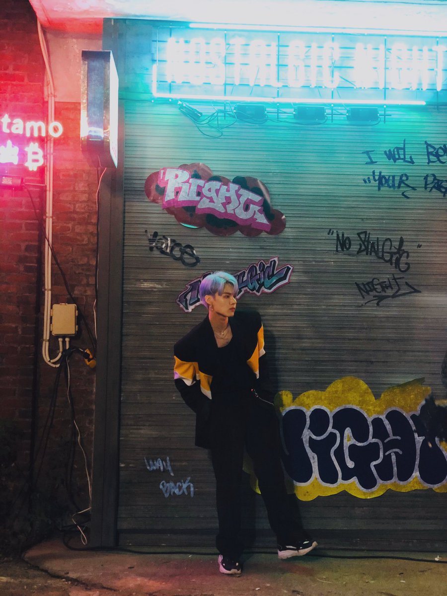 NewWorld_VICTON's tweet photo. [#세준] 앨리스 추운데 따숩게 입어줄래요??💛💙 🍓 https://t.co/dwxf2agmuj