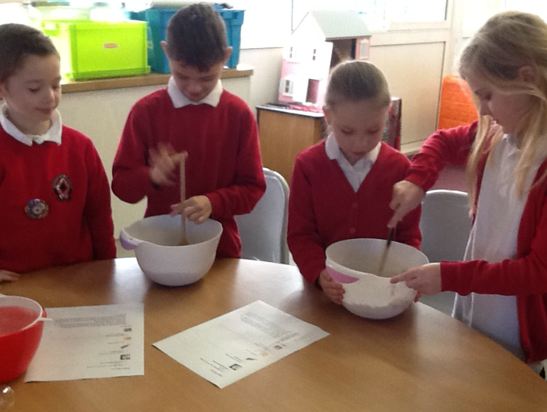 goodyers_end's tweet photo. It's that time of year again! Year 3 have been busy making lots of Christmas treats to sell at the Christmas Fayre - delicious gingerbread and shortbread that sold out very quickly! We couldn't wait to get selling! #3CClassTweet #3WClassTweet https://t.co/xz5Pl5rVDW