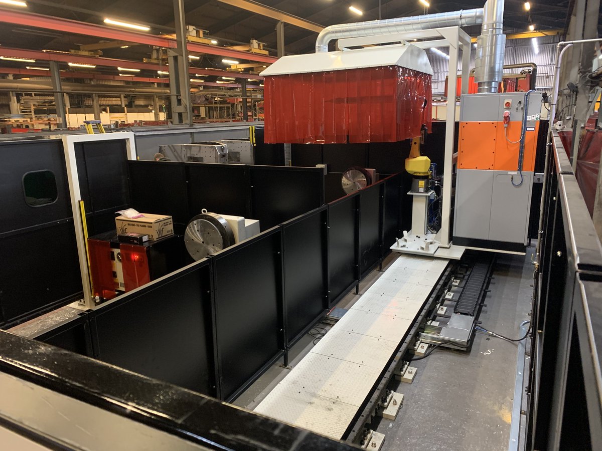 robotwelding's tweet photo. Another quality cell built &amp; installed by the on site team !

Read more here: https://t.co/s8vX3HkUHb

#fanuc #fanucrobotics #weld #welding #welder #weldernation #weldaholics #automation #engineering #engineer #engineerlife #fanuc #CAD #software #team #development #automation https://t.co/b6hIgbe2X5