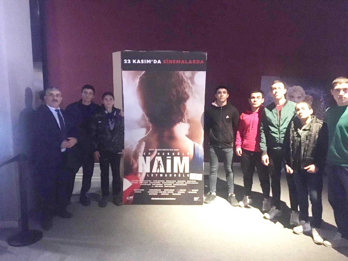 GSB_Denizli's tweet photo. Dünya sporuna adını altın harflerle yazdıran efsanevi halterci Naim Süleymanoğlu‘nun hayat hikayesini ele alan Naim filmini, Güreş Eğitim Merkezi öğrencileri ve milli sporcularımız birlikte izledi.
@mehbaykan @hamzayerlikaya https://t.co/vETDm5FV0O