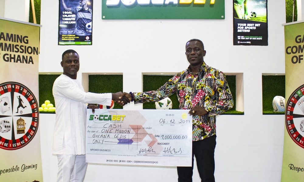 lsighana's tweet photo. Michael Kwame Kpogli made history by becoming the biggest winner with Soccabet.
Master Kpogli who is based in Tema Newtown placed a bet worth Ghc60 on 24 games to win the mouthwatering sum
#soccabet #lsitrends #lsighana https://t.co/rmLOrqfHo1