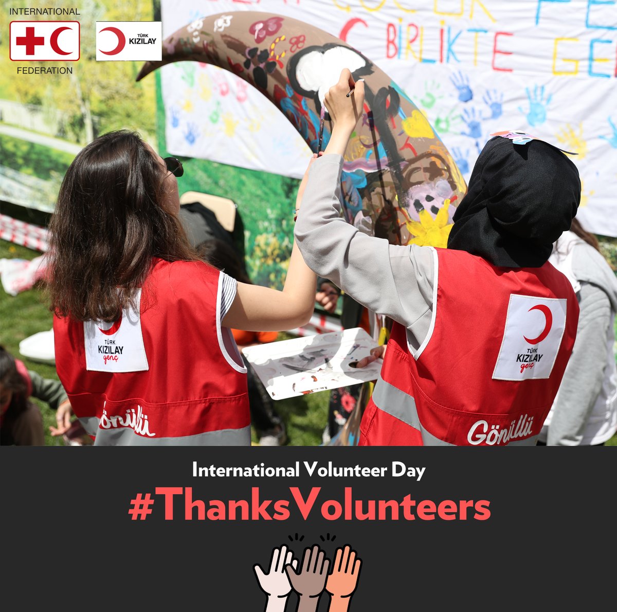 Büyük bir gönüllülük hikayemiz var! Burası tam 151 yıldır gönüllüleriyle iyilik hikayeleri yazan ve yaşatan @Kizilay İnsan ıstırabının dindirilmesi için ailemizin bir ferdi olmanız mutluluk verici. #ThanksVolunteers