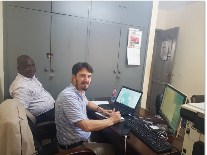 Van y me comentan.. ¿Se podrían ver los datos en algún mapa?. Dicho y hecho. Explicando poco de <a href="/Qgis/">QGIS</a> a mis colegas en Ghana para que puedan ver la posición de sus atunes marcados y recuperados para el proyecto AOTTP.