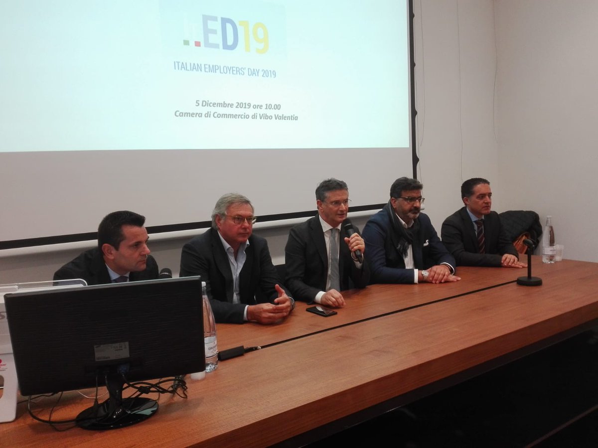 ida_martire's tweet photo. #EED19 giornata di recruting alla Camera di Commercio di Vibo Valentia organizzata con @ANPALServizi #5dicembre @ANPALgov https://t.co/nTmzXA806D